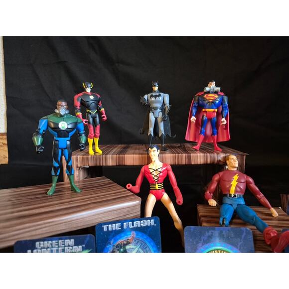 Justice League From DC Comics, Action Figures And Cards. - Picture 2 of 15